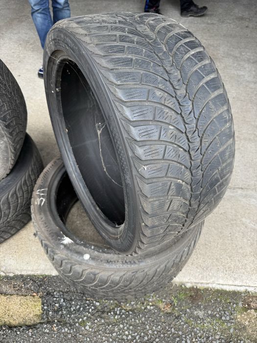 275/35/19 и 245/40/19 - 4бр зимни гуми Kumho