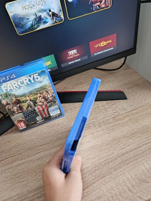 Vând 3 jocuri pentru PS4