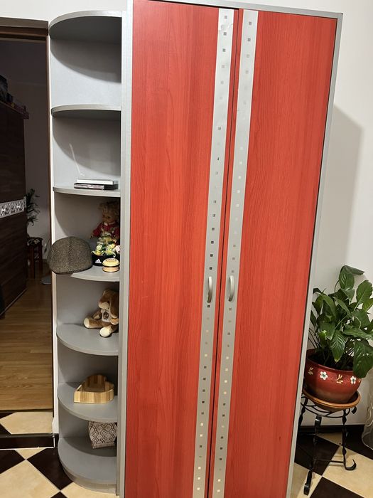 Mobila de living in stare bună