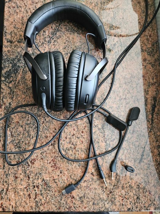 Casti Gaming HyperX Cloud III