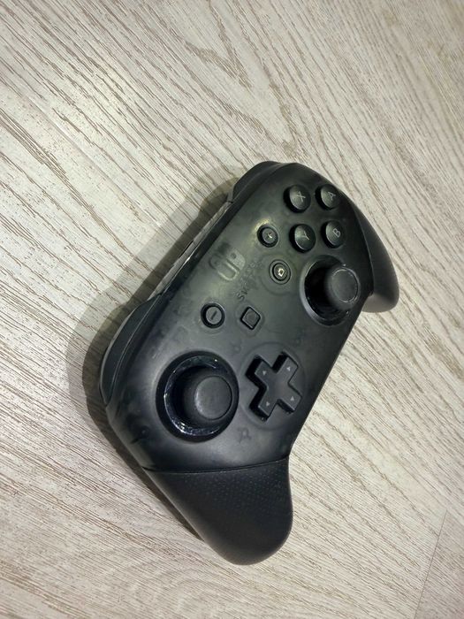 Nintendo Switch Pro Controller (NSP140)