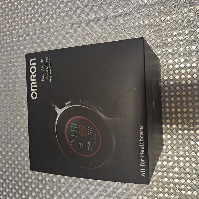 OMRON единствен сертифициран измерващ кръвно налягане Японски -700лв