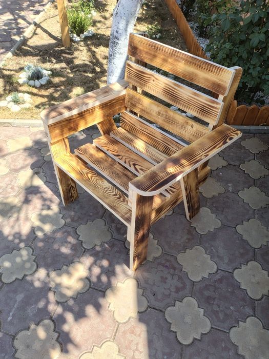Mobilier de grădină confecționat din lemn de brad..La preferințele cliientilui  se poate și vopsi.