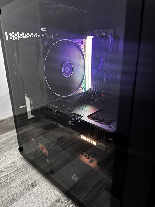 PC GAMING– 16GB VRAM / 32GB RAM / Ryzen 7 /Gpu 16GB
