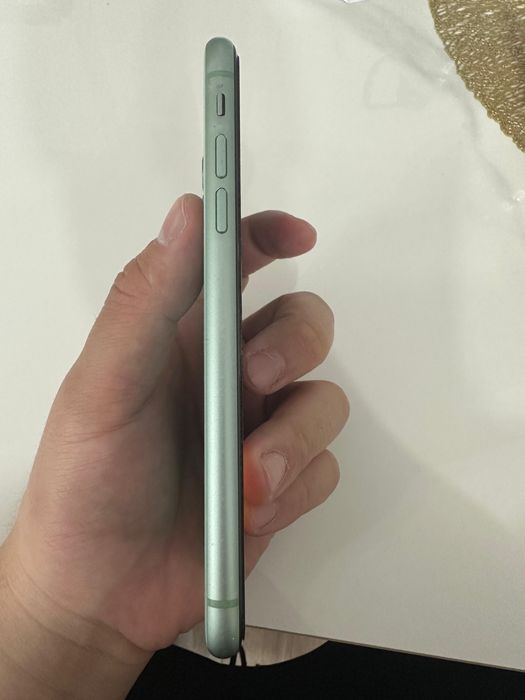 Продам айфон  11