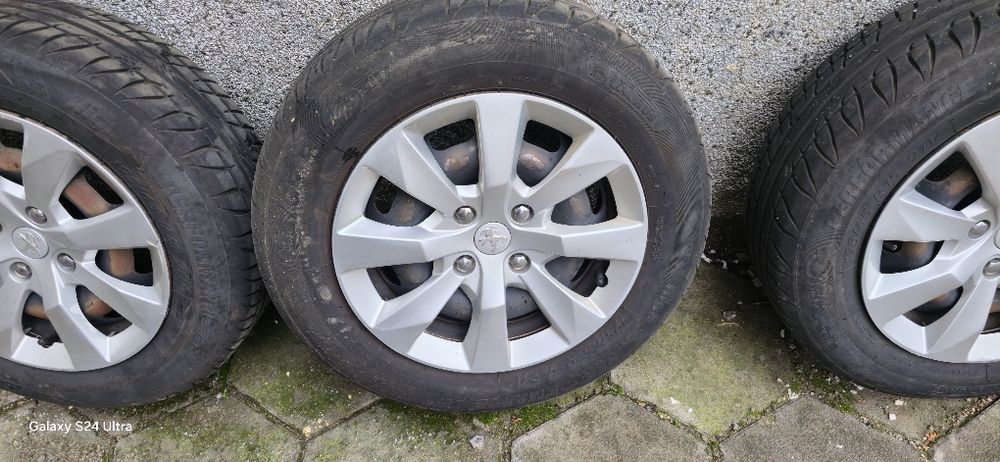 Железни джанти 15-ки с летни гуми. 4х108мм