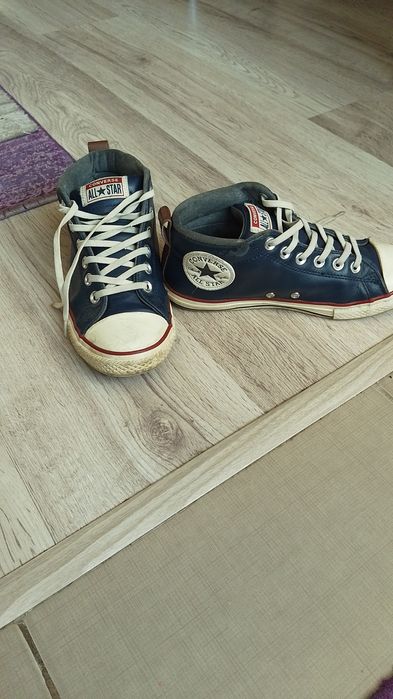 Vând adidas Converse , mărimea 37.