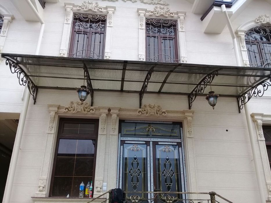 Элитные козырьки, навесы из лексана под ключ