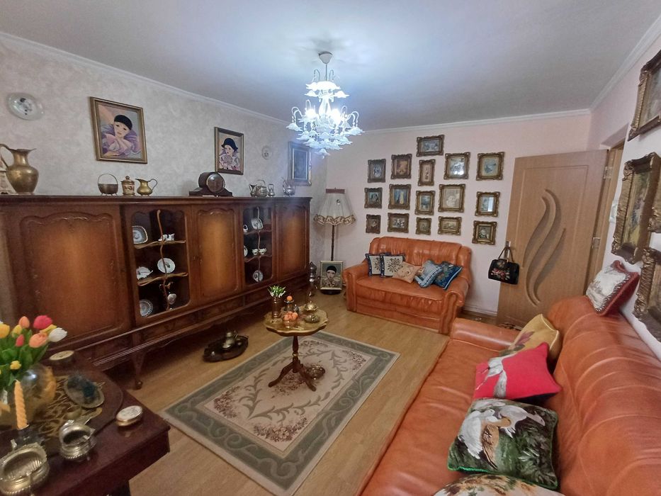 Vand ap 3 camere Mioveni-Robea etajul 1