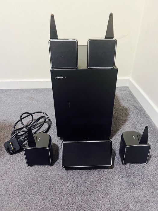 Jamo озвучителна система със субуфер
