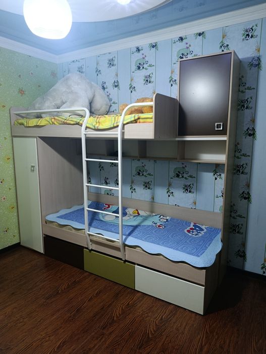 Продам детский двух ярусный кровать