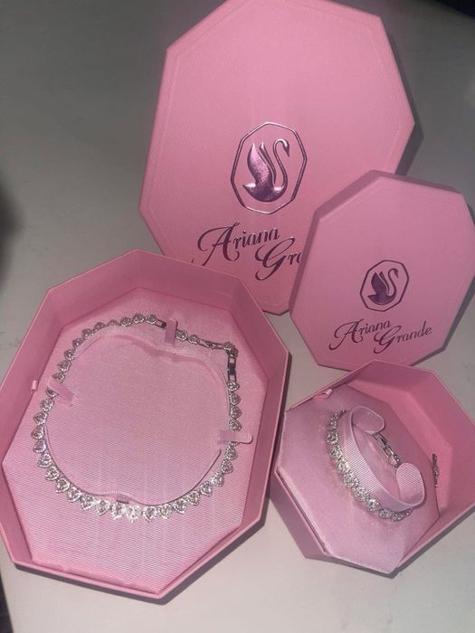 Ariana Grande x Swarowski set bijuterii