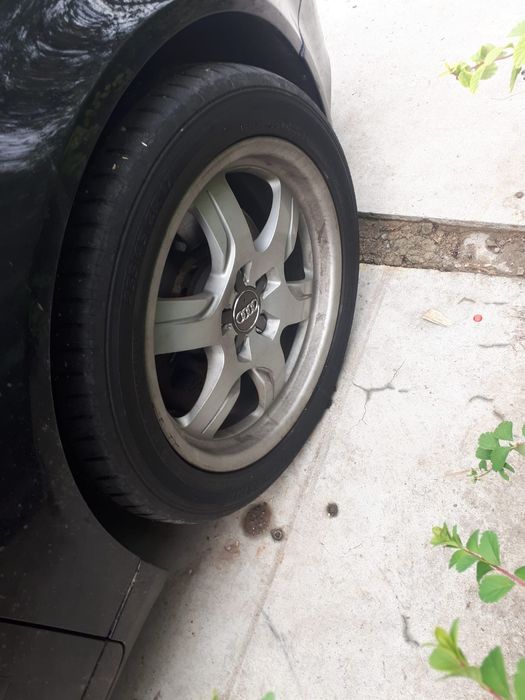 Vând 4 jante R 17 audi a 8 merg și pe a4 au inele de centrare