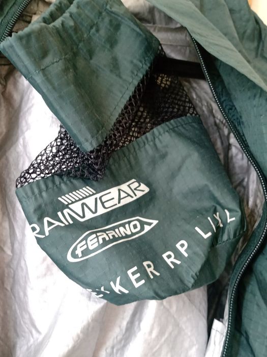 Дъждобран с гръб за раница Ferrino