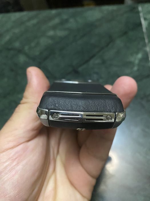 Vertu Ayxta Black в идеальном состоянии.