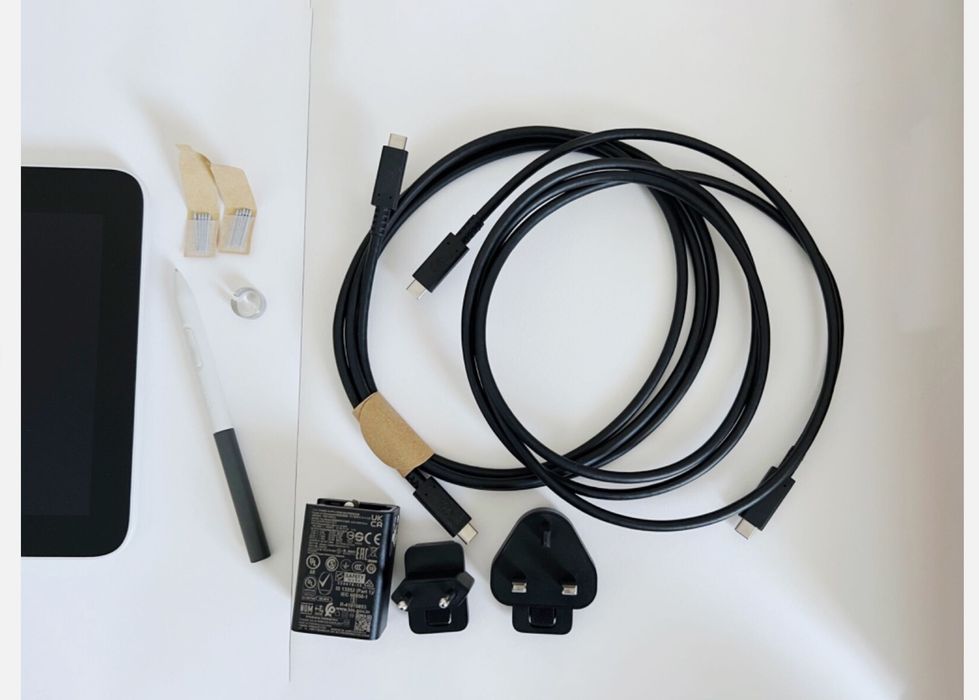 Графичен Таблет Wacom One Pen Display 12″ с USB‑C - Леко употребяван!