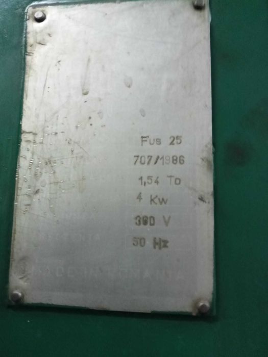 Masina de frezat FUS25