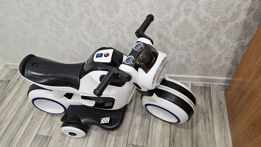 Электромобиль детский