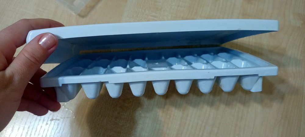 Ячейки для льда в холодильник