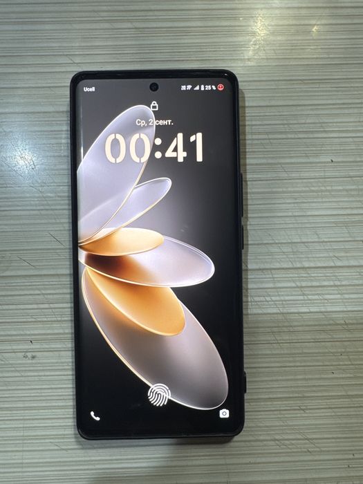 Vivo v27 12+8 256 гБ