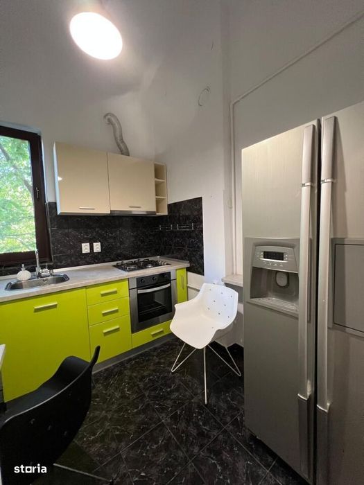 Apartament 4 camere de închiriat în vilă – Primăverii