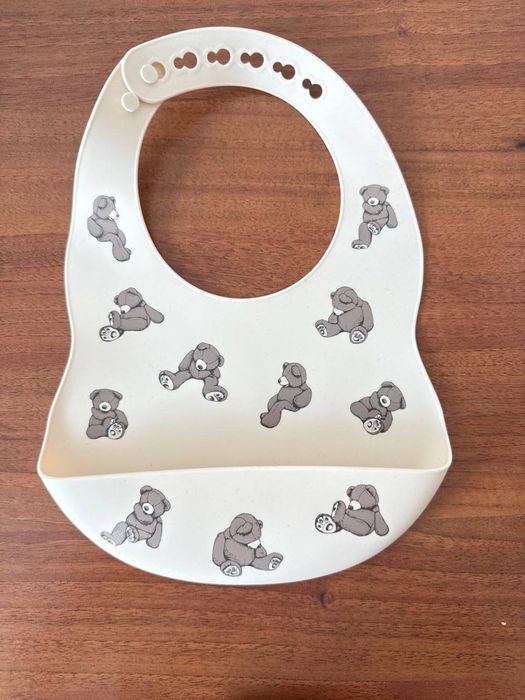 Слюнявчик силиконовый