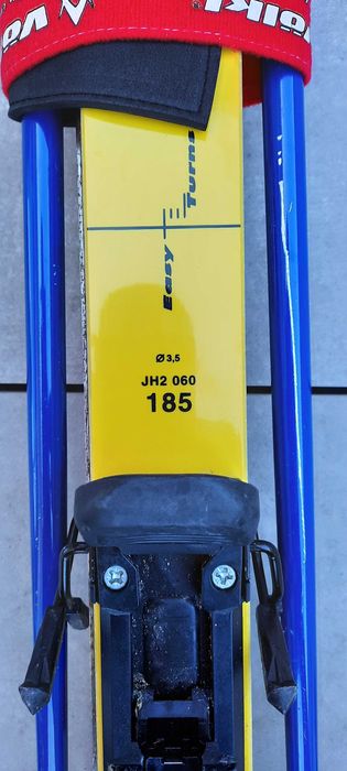 Set skiuri "clasice" 185 cm + bețe 125 cm + husă, toate Rossignol