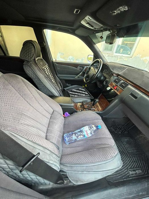 Mercedes benz E 320 W 210