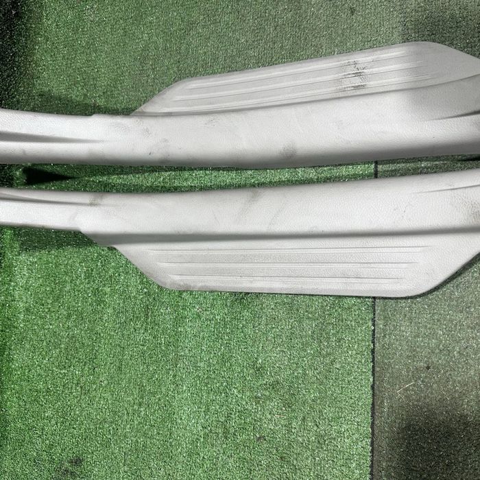 Внутренний парог Toyota camry 40