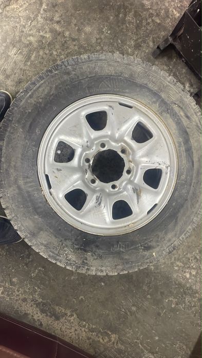 Шина для авто 235/65/16