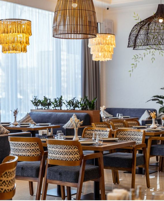 Kafey va restaranlar uchun mebelar