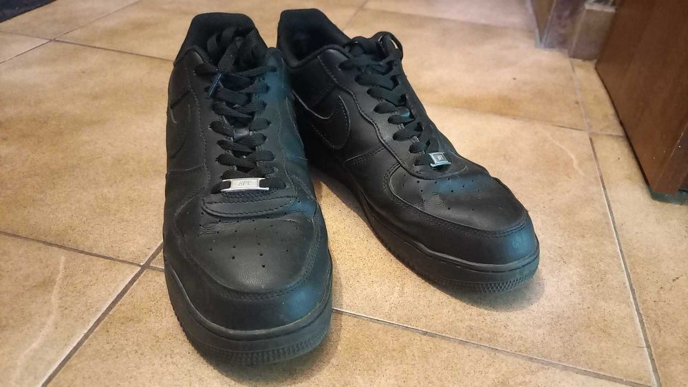 Nike Air Force 1 ЧЕРНИ 43 номер