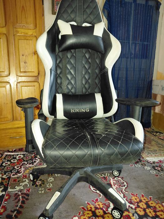 Scaun de gaming / birou Kring (negru cu alb)