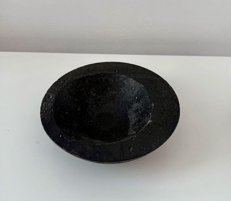 Мини дизайнерска купичка “Гравитация” – бетонен стил за модерния дом