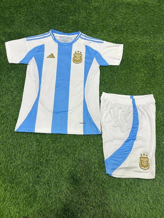 Футбольный футбол форма futbol forma butsa sarakanojka kaptok top buts