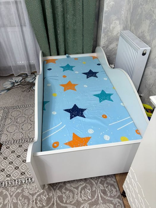 Продам кровать для мальчика .