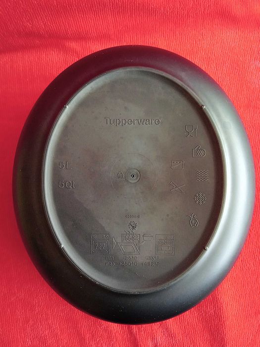 Тенджера с капак/тава/,Tupperware,Голяма 5 литра.Уникална.