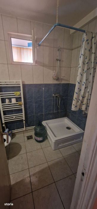 Trei camere etajul 1 , apartament Central.