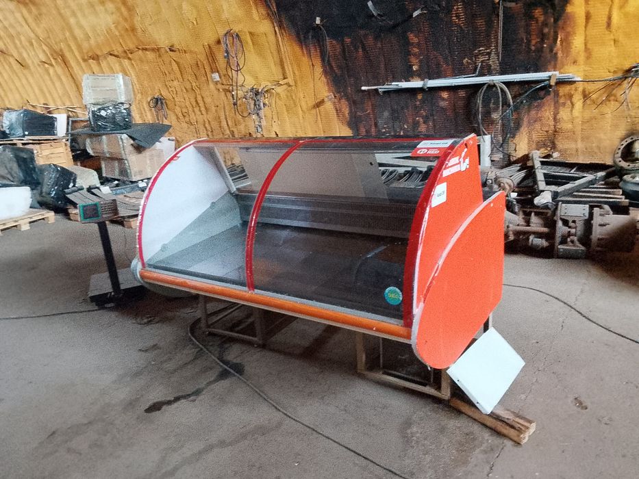 Продам витрину морозильник