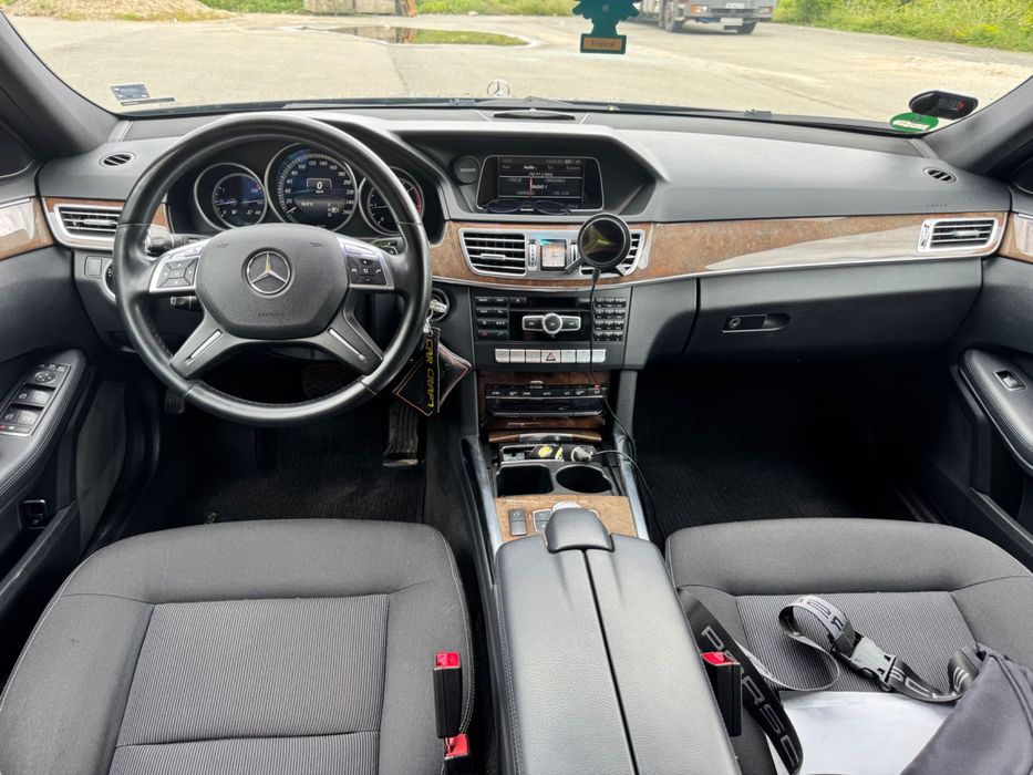 Мерцедес Е220 Автоматик