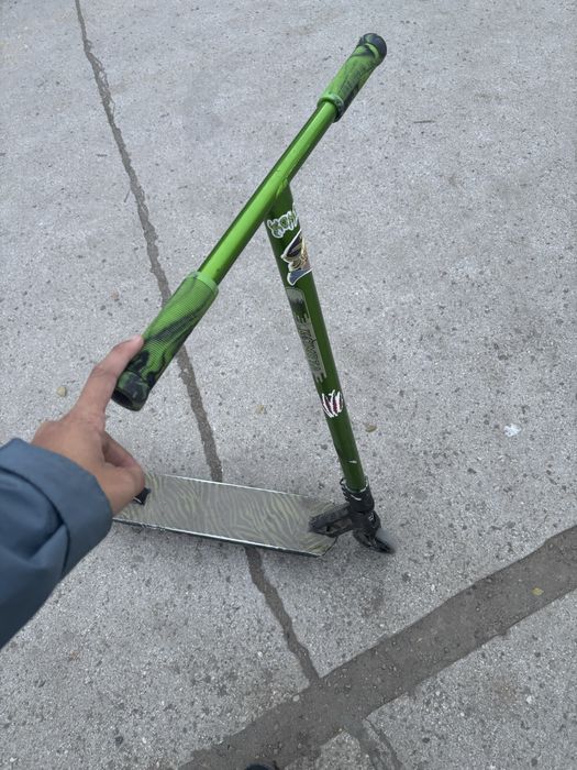 Продаю трюковой самокат limit