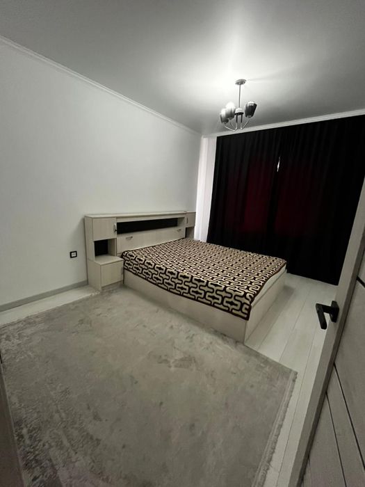 Продам кровать с тумбами