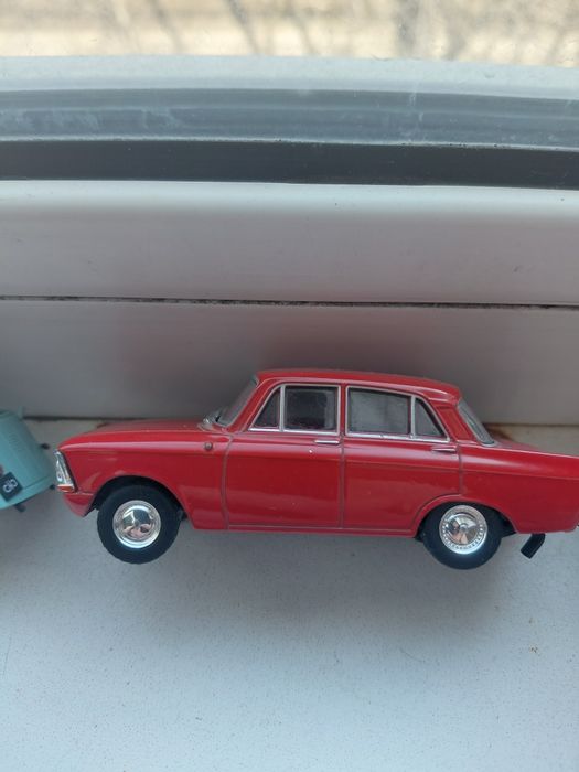 Продам сувенирные машинки