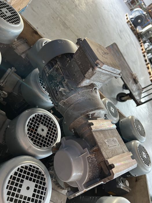 Червячен мотор-редуктор Nord 0.55 кВ 183/137 об.