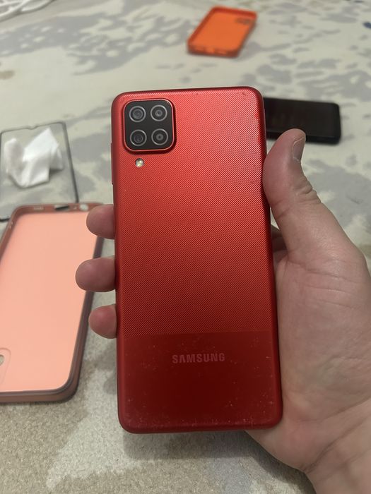 Продам телефон Samsung а 12