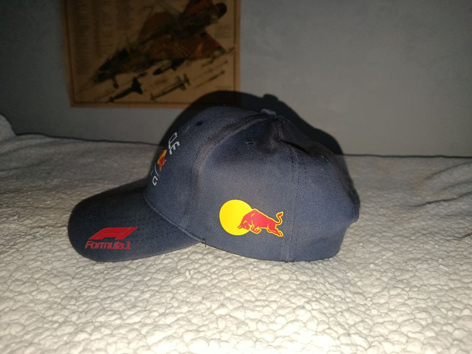 Продам кепку red bull F1