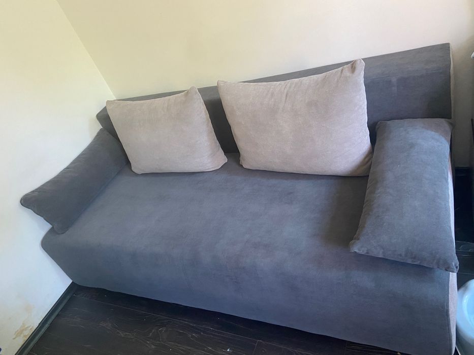 Разтегателен диван