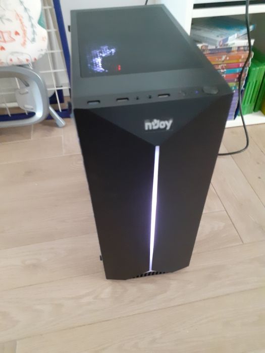 Vând Amd Ryzen 5 1600x (similar cu i5 generația 10)