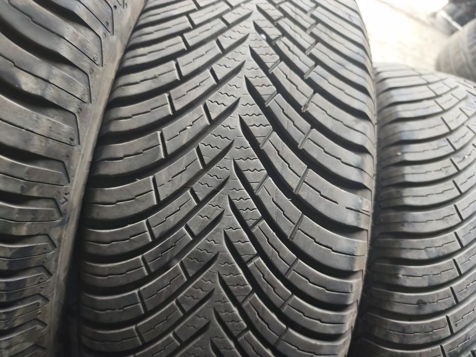 Set 4 anvelope all seasons Vredestein 215/ 55 R16