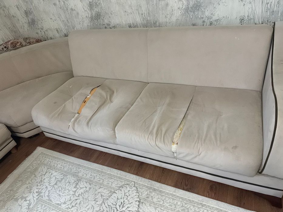Продается диван для гостиной